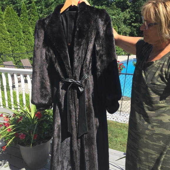 MAKE AN OFFER!!! Full Length Blackglama Mink Coat